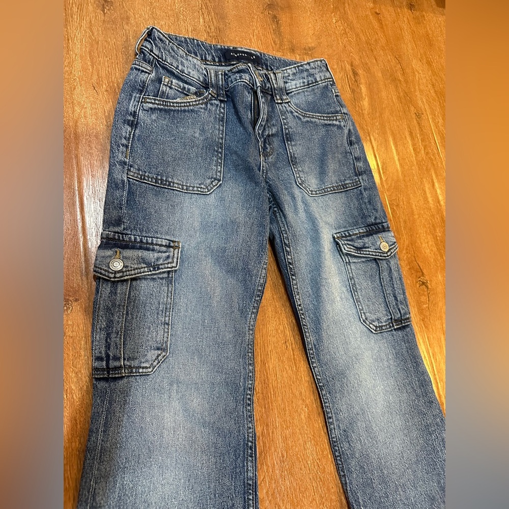 Aeropostale Blue Relaxed Jeans with Subtle Fading - Picture 3 of 7